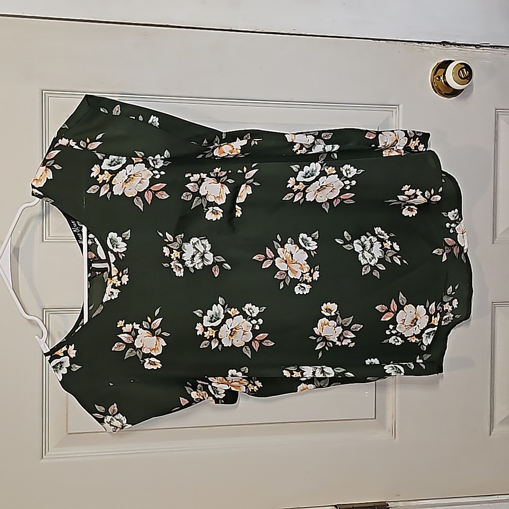 Women's short sleeve blouse